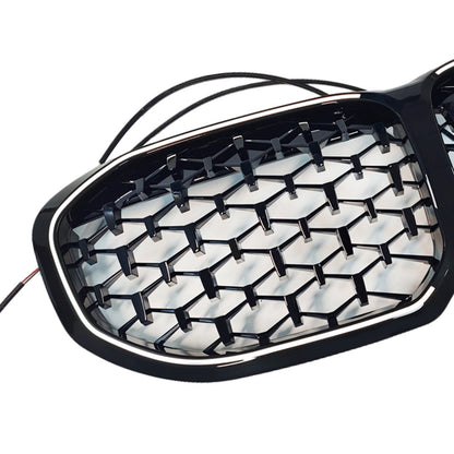 Griglia anteriore a doppio rene diamantata nera lucida per BMW Serie 1 F40 2019-2024.
