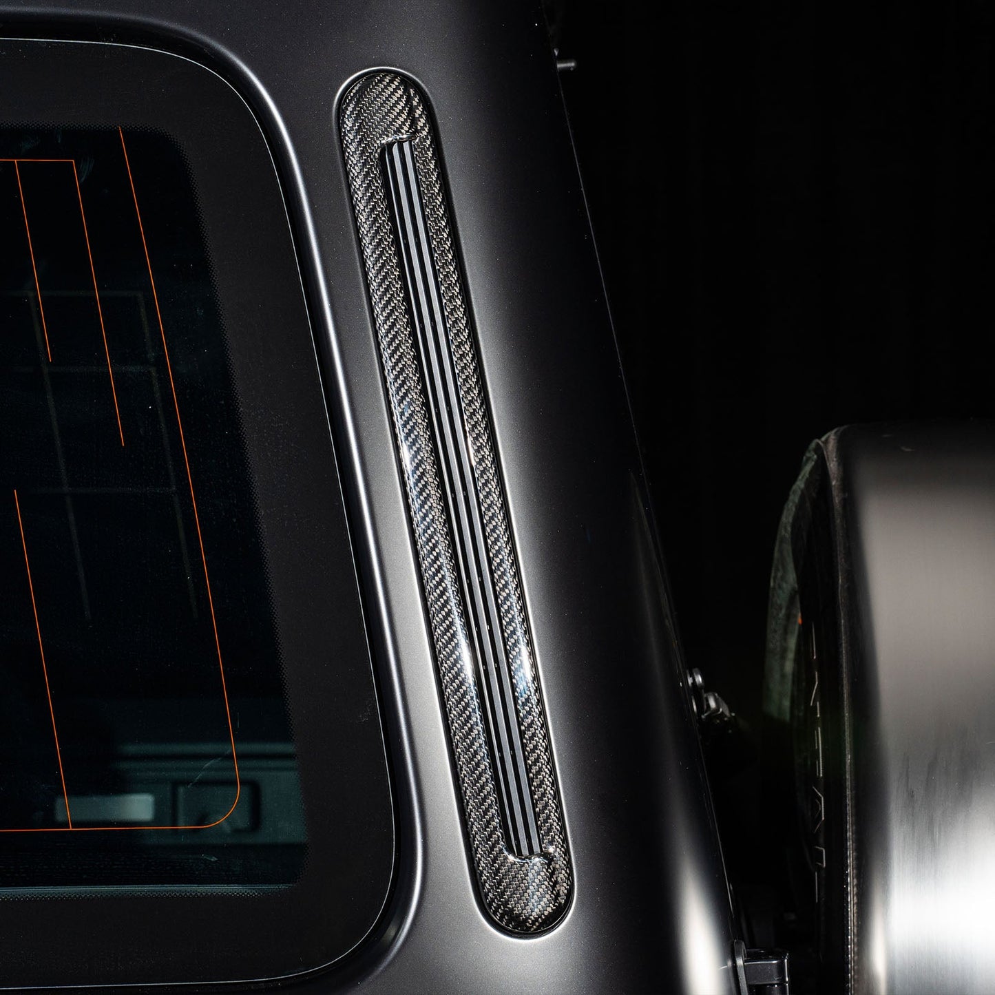 Cornice di finitura per bocchetta d'aria laterale posteriore in fibra di carbonio per Mercedes-Benz Classe G G63 G550 (modelli dal 2025 in poi).
