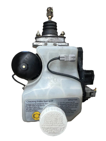 Cilindro principale del servofreno della pompa ABS Mitsubishi Montero 2001-2002 MR407202