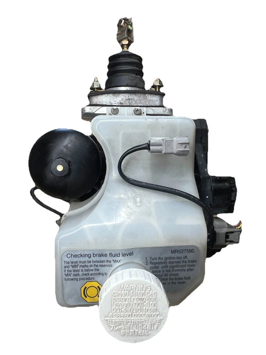 Cilindro principale del servofreno della pompa ABS Mitsubishi Montero 2001-2002 MR407202