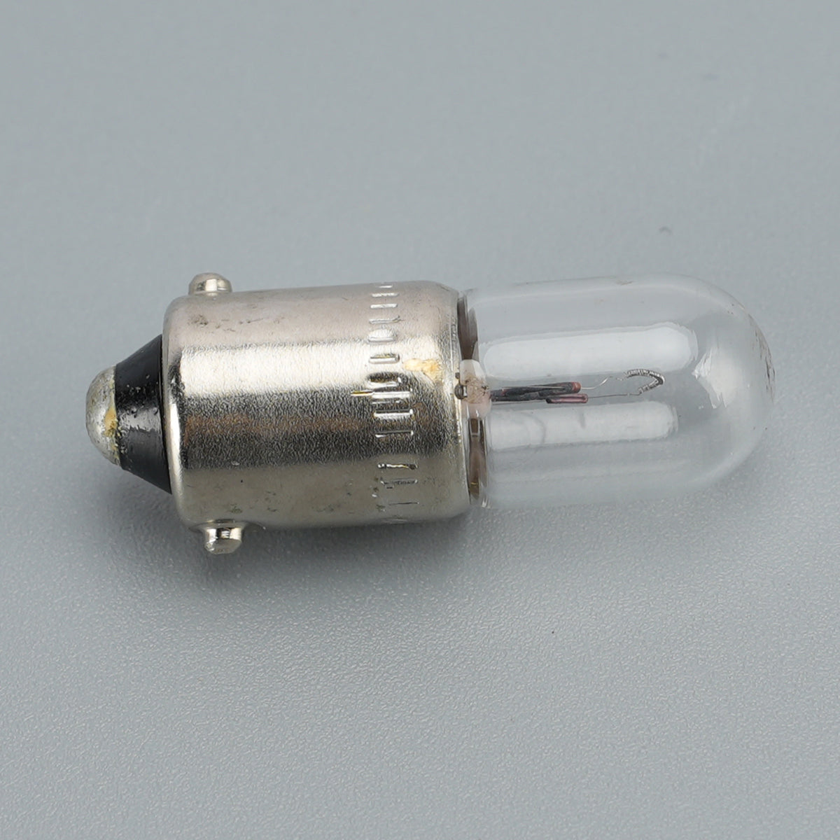 Lampada alogena ausiliaria T4W 3893 YS3893G BA9S 12V 4W Per OSRAM