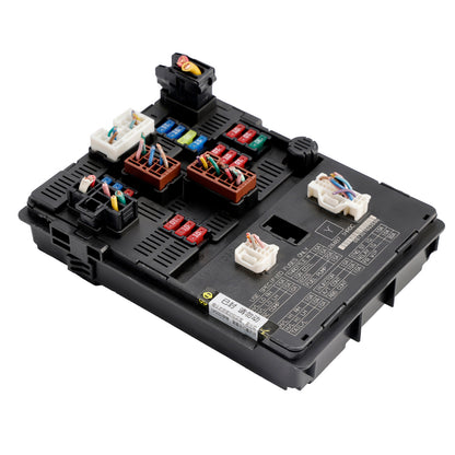 Modulo di controllo dell'alimentazione della scatola dei fusibili del motore 284B7-1HR0C per Nissan Versa 1.6L 13-19