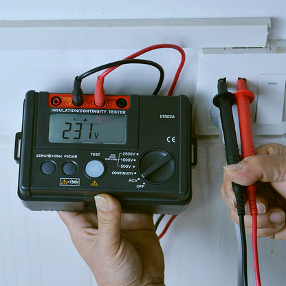 UT502A 2500V Misuratore di resistenza di isolamento Tester di terra Megohmmetro Volt