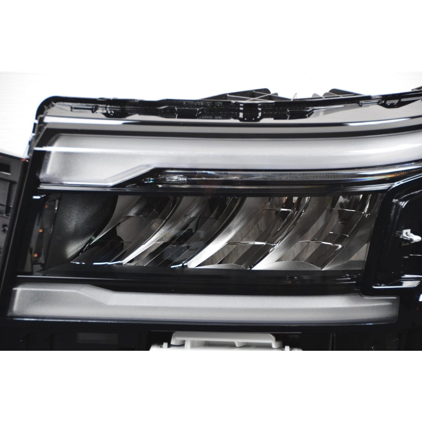 Faro anteriore sinistro a LED con luci diurne (DRL) per Nissan Frontier 2022-2025, codice 26010-9BU0D