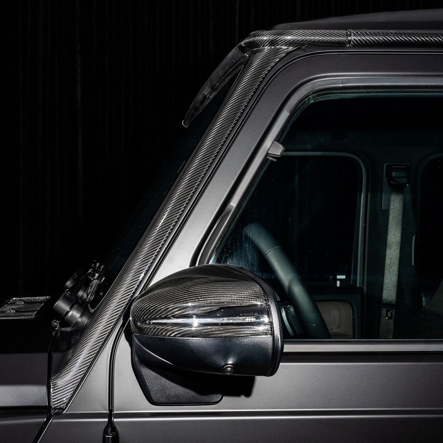 Cornice di finitura per bocchetta d'aria laterale anteriore in fibra di carbonio per Mercedes-Benz Classe G G63 G550 (modelli dal 2025 in poi).