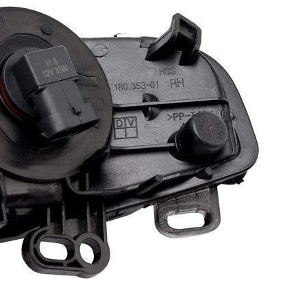 Coppia di fari fendinebbia anteriori con lampadine per Audi A3 Sportback 2015-2016 8V0941700C