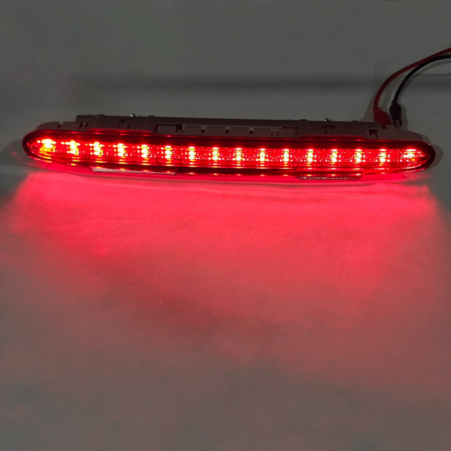 Luce freno posteriore di terza posizione per Mercedes Benz SL55 SL550 R230 2002-2012, colore rosso