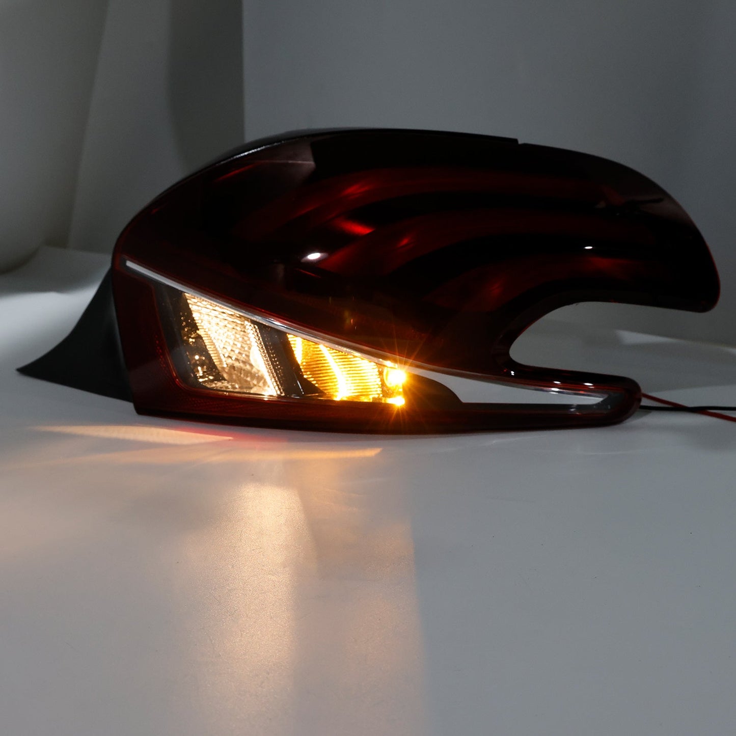 Fanale posteriore destro a LED per Peugeot 208 (modelli restyling, 2015-2019).