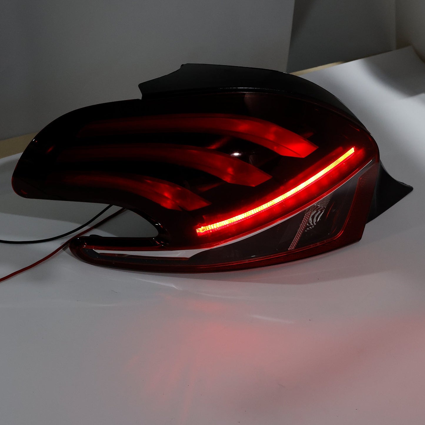 Fanale posteriore sinistro a LED per Peugeot 208 (modelli restyling, 2015-2019) codice 9825601280.