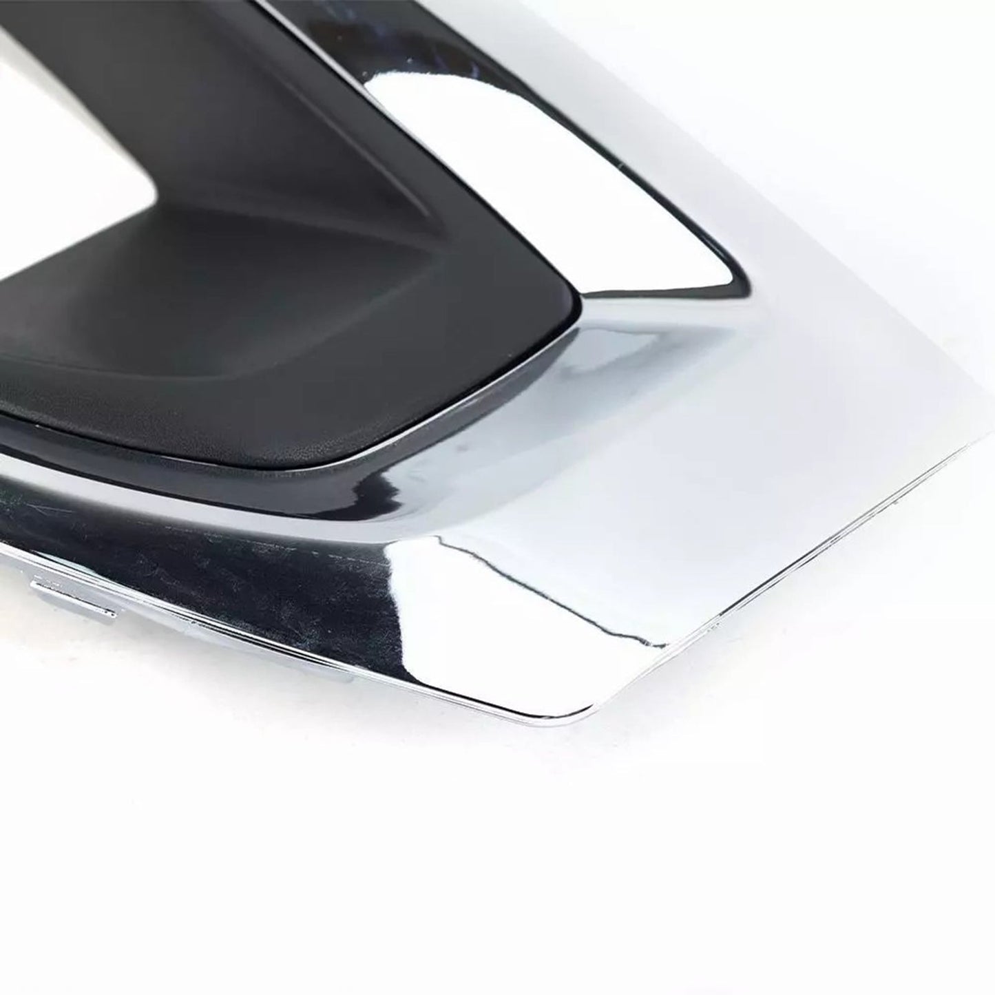 Copertura della cornice della lampada fendinebbia lato passeggero destro 22936427 per GMC Yukon 2015-2020