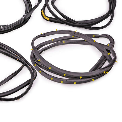 Guarnizione in gomma per porta anteriore e posteriore Nissan D22 Frontier 4 porte cabina doppia 1998-2005 4 pezzi 80831-2S400