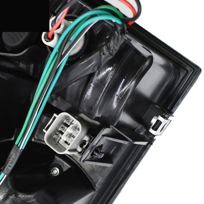 Luci posteriori a LED e luce freno per Toyota Tacoma X-Runner Extended Cab Pickup 3 porte del 2005, codice 8156004150 o 8155004160.