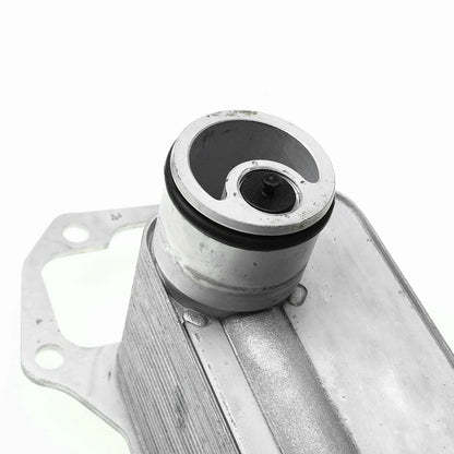 Radiatore olio motore 11428512435 per BMW E90 E91 E92 E93