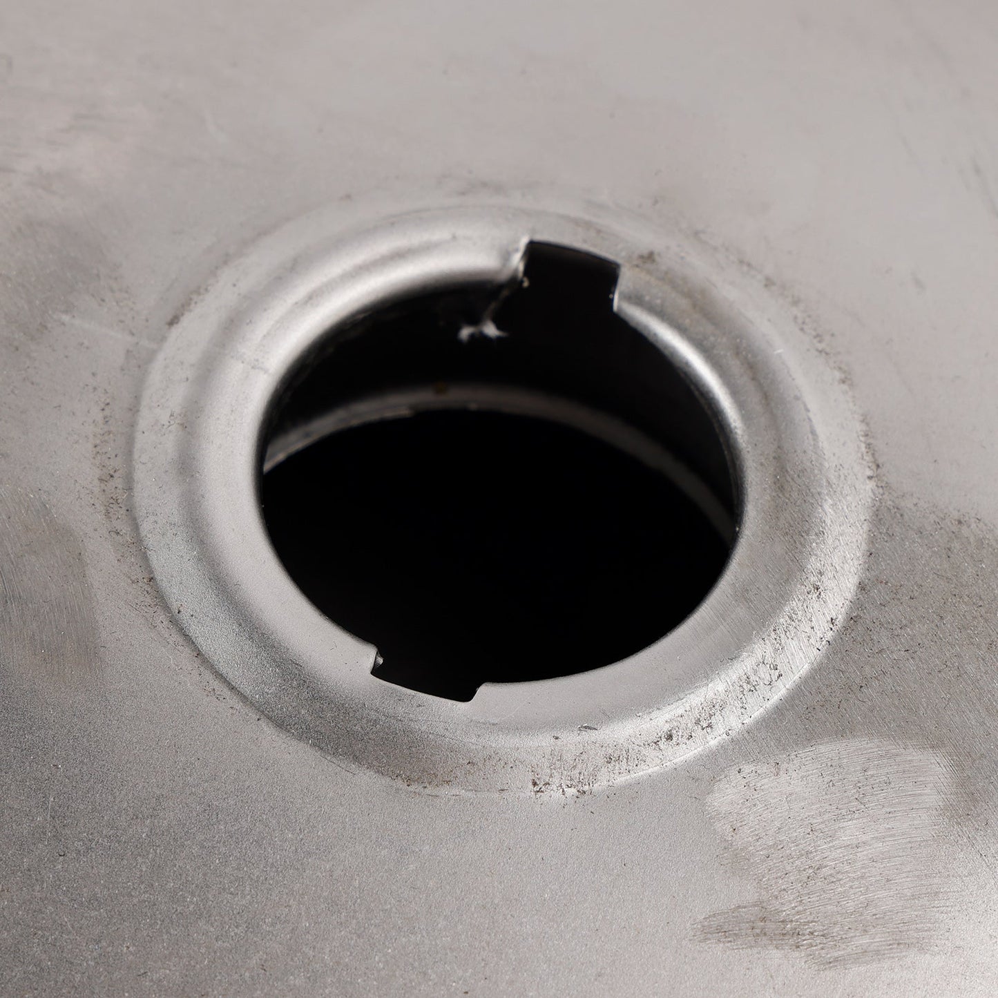 Serbatoio carburante per motocicletta non verniciato per CFmoto Mandrill Cafe Racer da 2,4 galloni e 9 litri