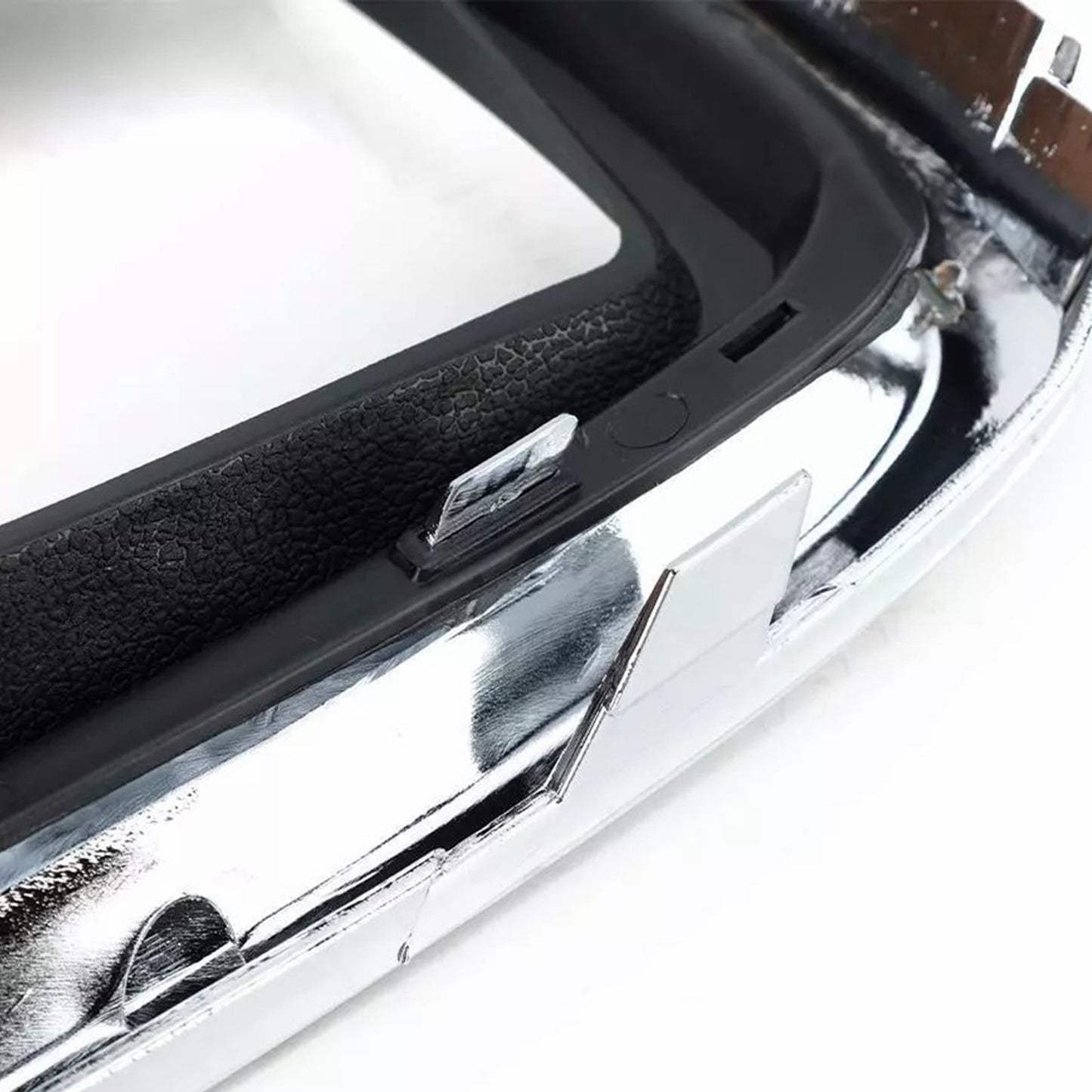 Copertura della cornice della lampada fendinebbia lato passeggero destro 22936427 per GMC Yukon 2015-2020