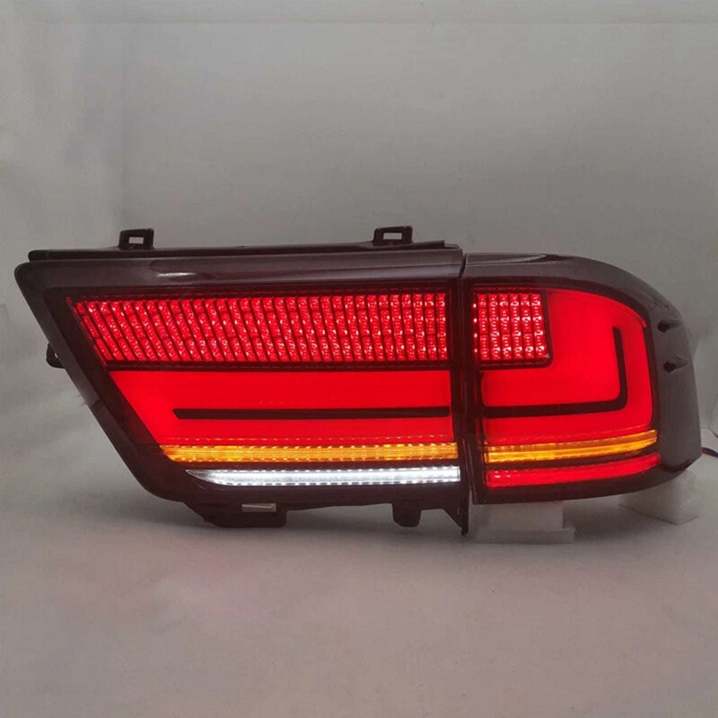 Gruppo ottico posteriore a LED sinistro e destro per Toyota Land Cruiser LC300 2021-2023