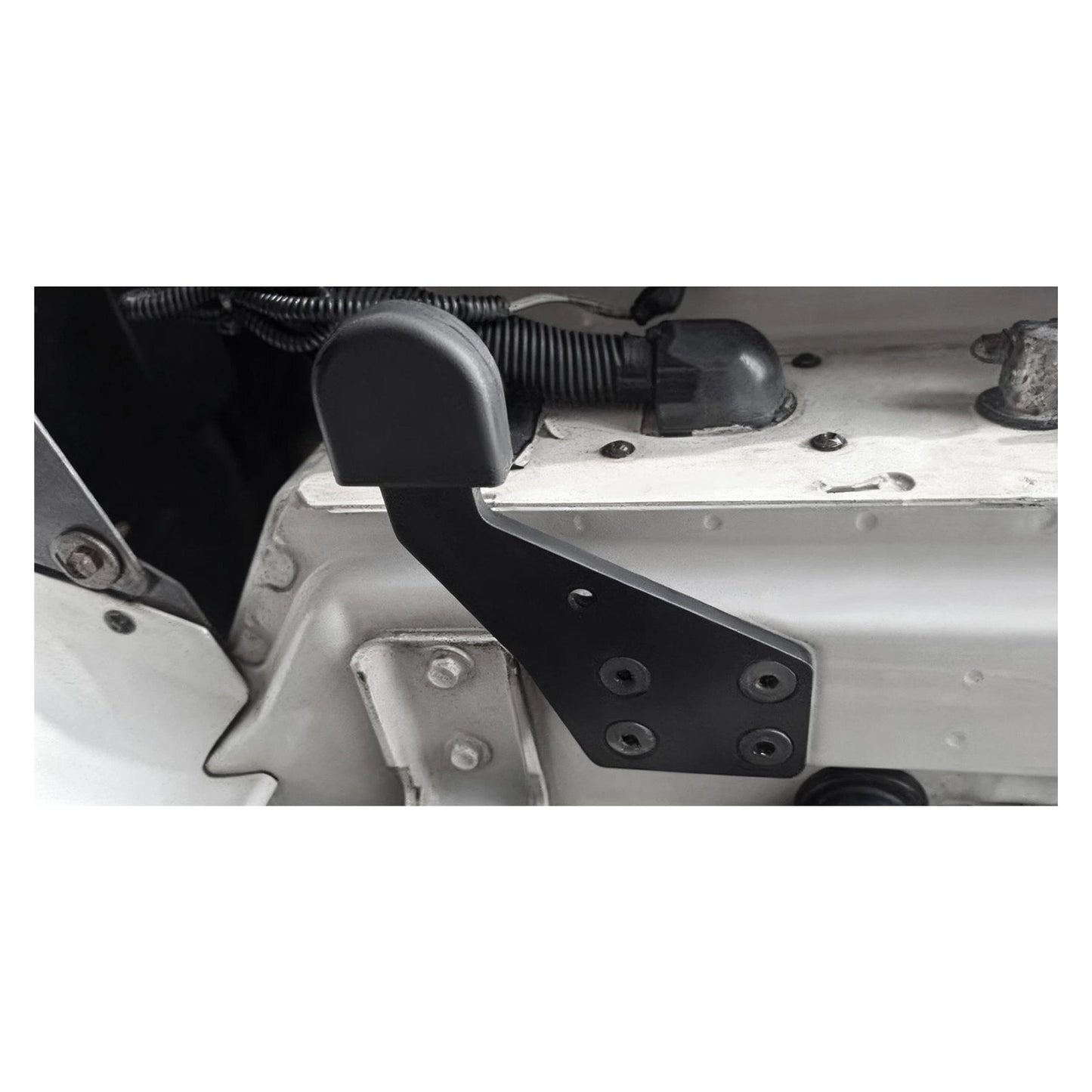 Guida cofano Poly lato guida sinistro IHC HLK2733L per camion internazionali selezionati