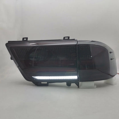 Gruppo ottico posteriore a LED sinistro e destro per Toyota Land Cruiser LC300 2021-2023