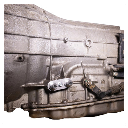 Piastra adattatrice per tubo di raffreddamento della trasmissione 6L80E 6L90E 8L90E con guarnizione per raccordi 6AN