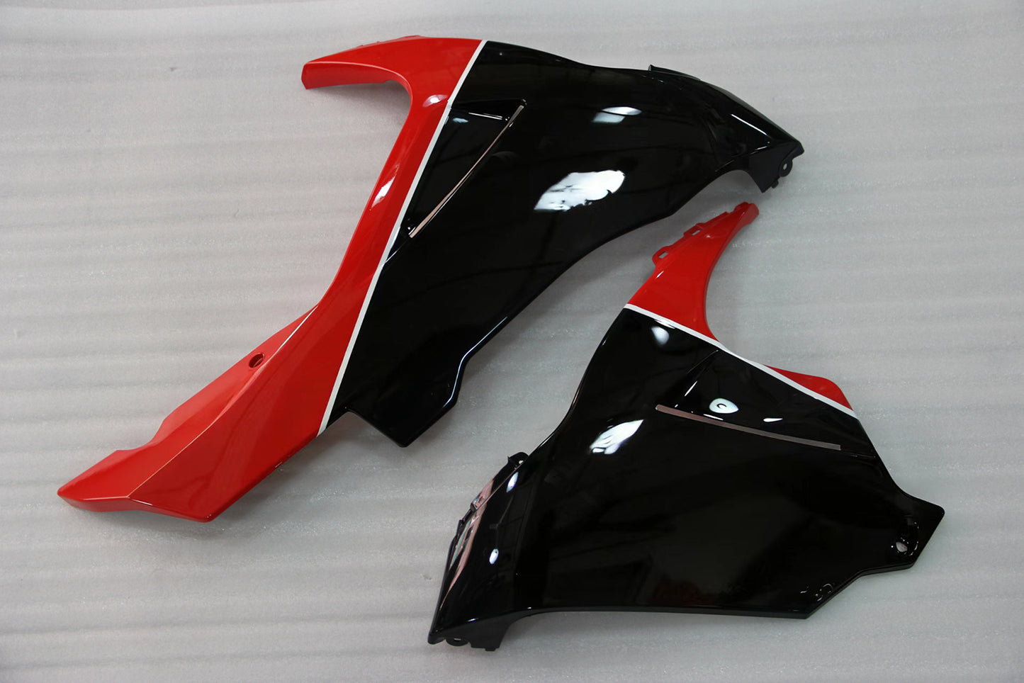 Amotopart 2009-2016 Suzuki GSXR1000 Cladding Multi Black & Red Kit