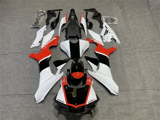 Kit carenatura Bodywork ABS di plastica adatta per Yamaha YZF-R1 2020-2024