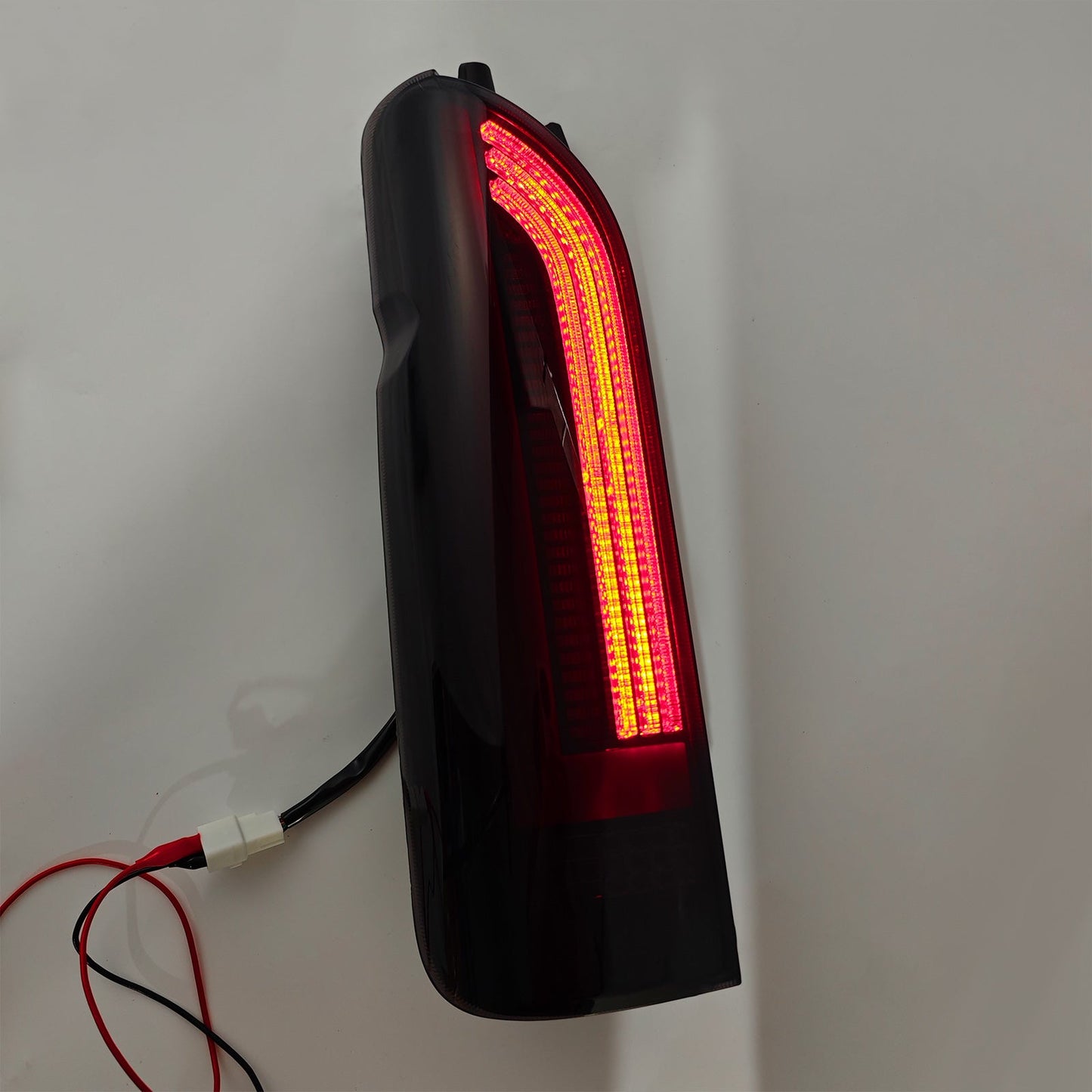 Gruppo ottico posteriore a LED sinistro e destro per Toyota Hiace 2005-2018