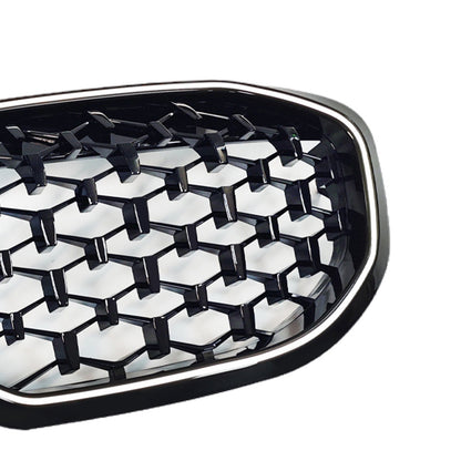 Griglia anteriore a doppio rene diamantata nera lucida per BMW Serie 1 F40 2019-2024.