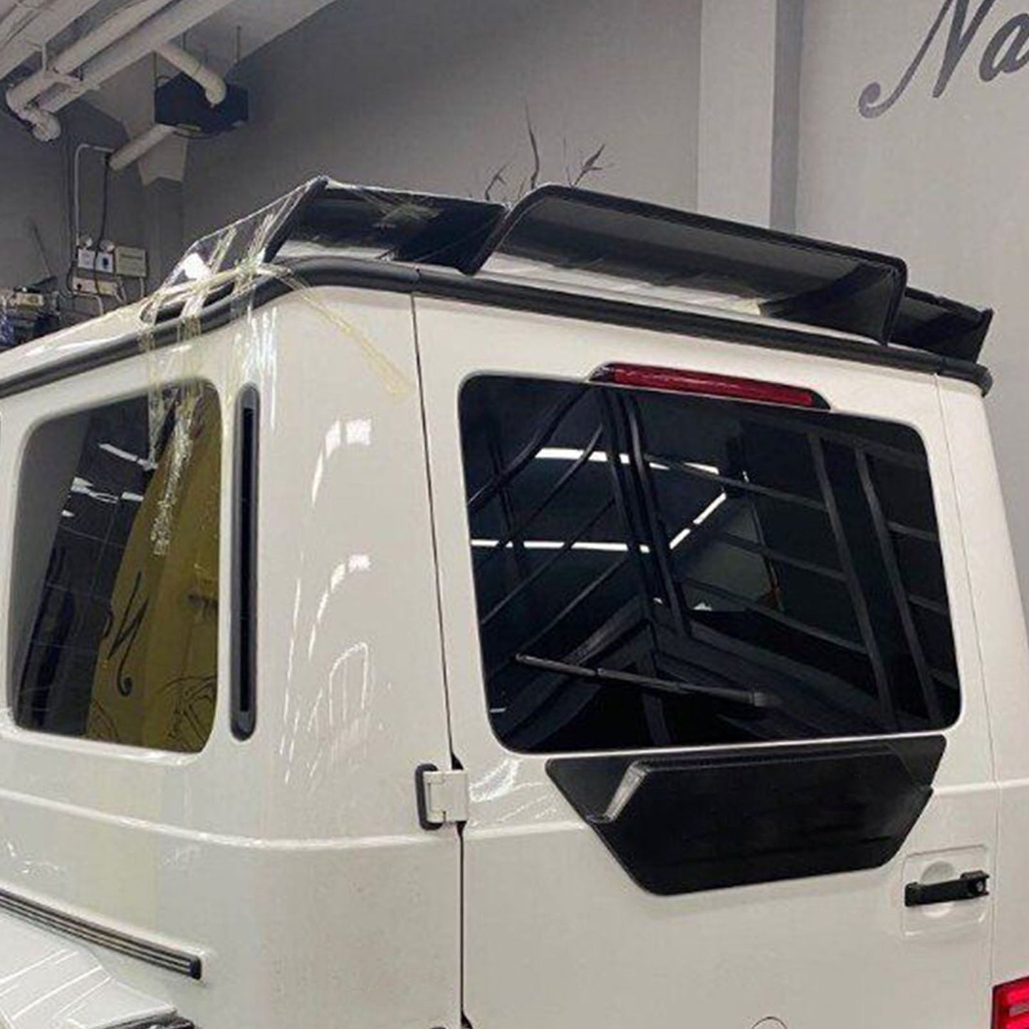 Copertura per fori di montaggio della ruota di scorta in fibra di carbonio per Mercedes Benz W464 W465 (2019-2026)