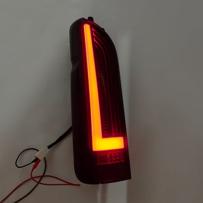 Gruppo ottico posteriore a LED sinistro e destro per Toyota Hiace 2005-2018