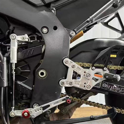 Pedane arretrate regolabili SP Racing per Honda CBR1000RR-R 2021-2025