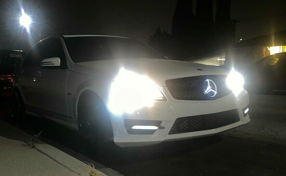 Benz 2008-2014 Classe C W204 C300 C350 con griglia paraurti anteriore LED
