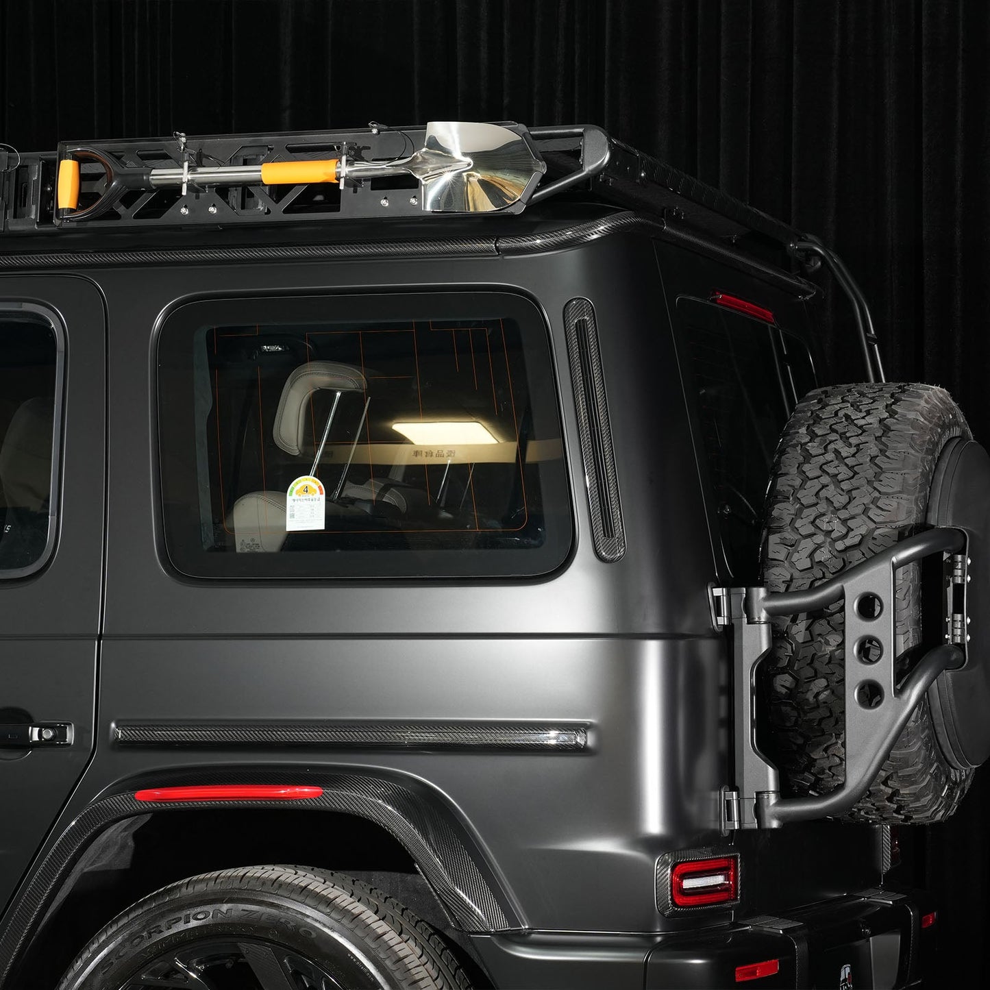 Cornice di finitura per bocchetta d'aria laterale posteriore in fibra di carbonio per Mercedes-Benz Classe G G63 G550 (modelli dal 2025 in poi).