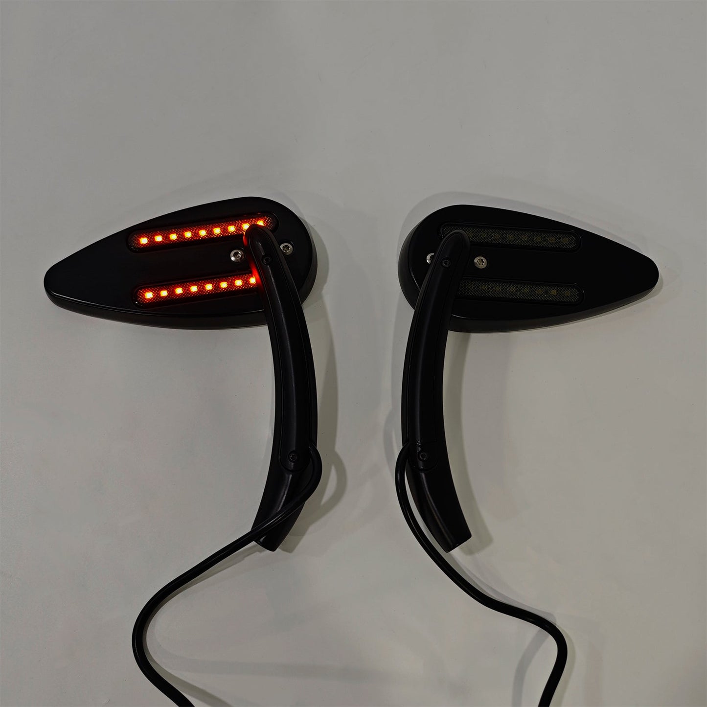Specchietti retrovisori a LED Custom Dynamics neri per Sportster 883 1200 dal 1990 al 2021