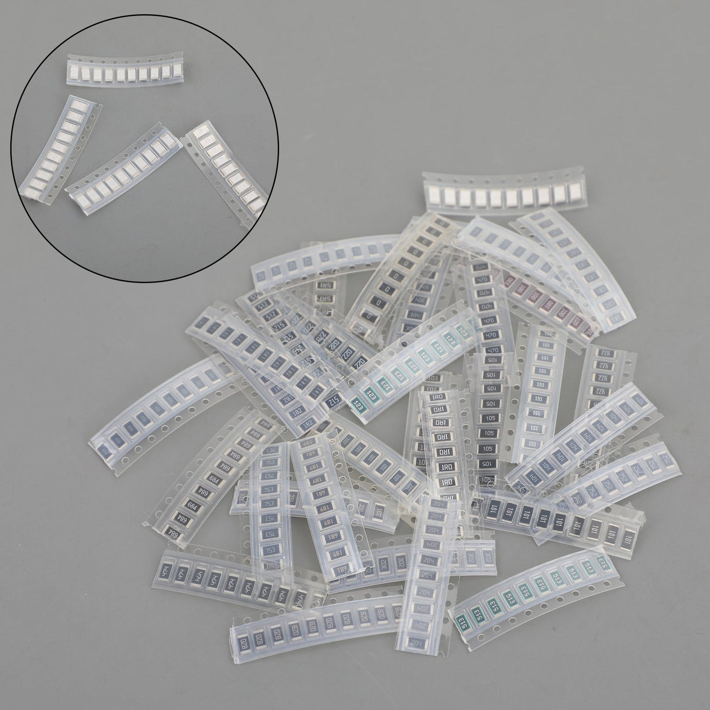 1210/2010/2512/1812 Kit resistori SMD assortiti 1R-1M Ohm 5% 33 valori