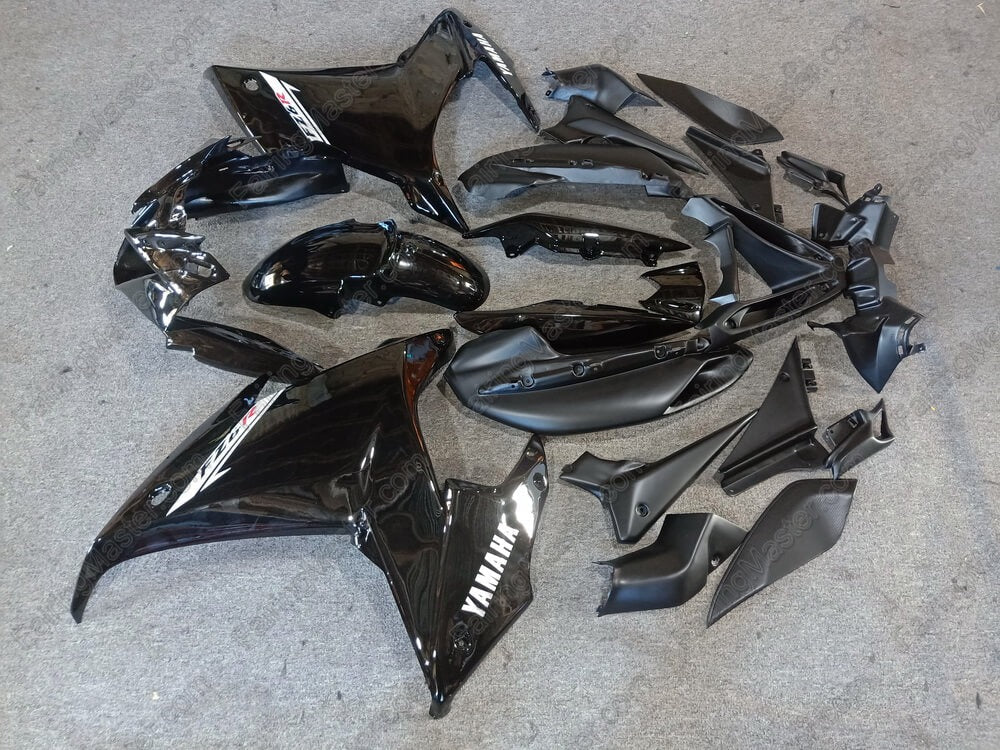 Amotopart 2009-2015 Yamaha FZ6R
Tutti i kit di travestimento nero
